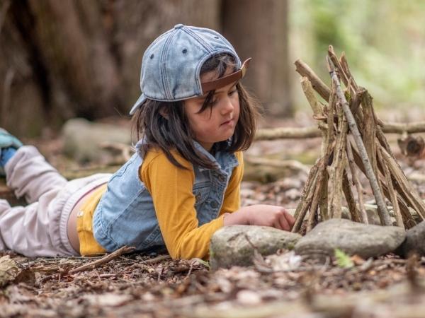kids building a firepit